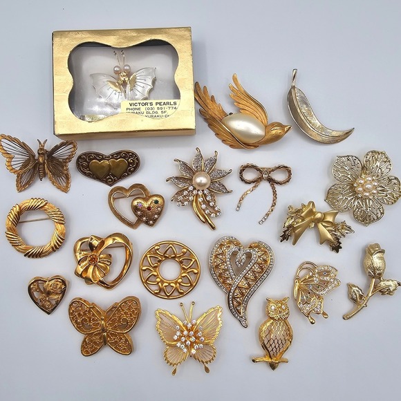 Vtg Gold Tone Brooch Lot Rhinestone Butterfly Floral Heart Bird Bow Elegant 20pc
